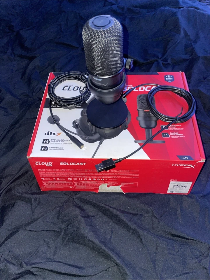 Teclado para juegos HyperX Solo Cast Mic USB y núcleo de aleación HyperX tamaño completo RBG Foto 2 de 4