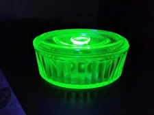 Uranium Glass Refrigerator Dish With Lid Ribbed Oval 7" X 5" Green Vintage 