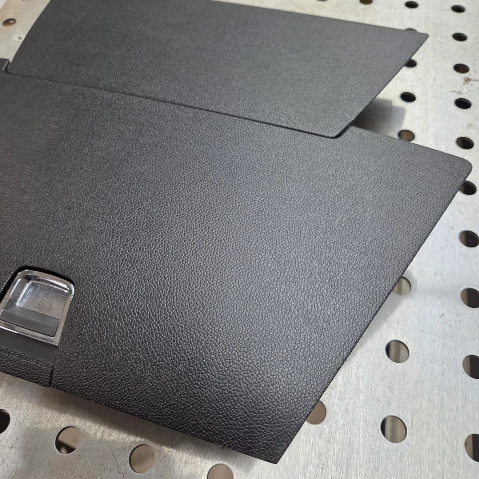 Chevrolet Traverse 2009-15 tablero compartimento de almacenamiento guantera OEM cubo gris Foto 3 de 4