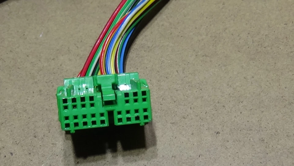 1993-1997 Volvo 850 Climate Control Wiring Harness Connector - Image 4 of 4