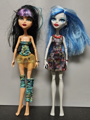 #ad Monster High Classroom Mad Science Lab Partners Cleo de Nile Ghoulia Yelps READ $34.99