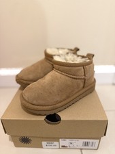 UGG Unisex Classic Ultra Mini Boots Toddler Size 9 Chestnut