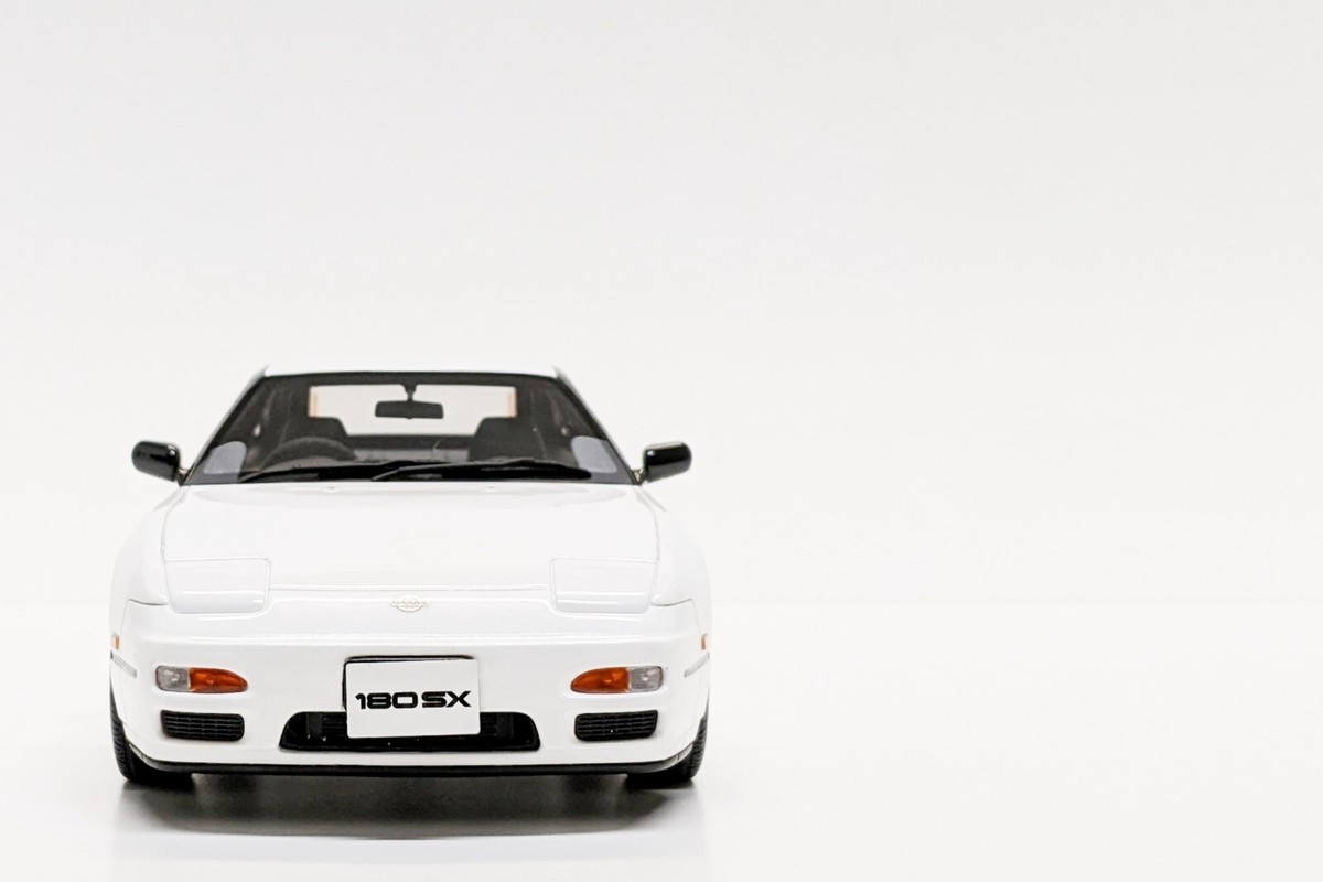OTTO1/18ニッサン180SX ホワイトパール世界限定300台