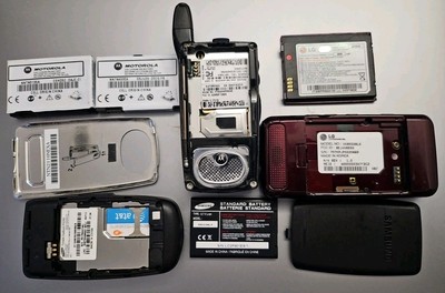 Lot of 3 cell phones LG VX8550RLK Black Red Verizon Motorola  Samsung Very Rare