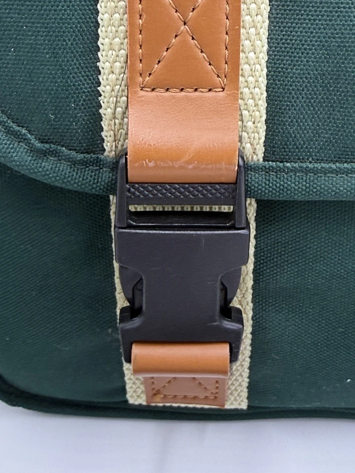 Bolso acolchado vintage para cámara Canon de lona verde correa de cuero 12x7x8 Foto 4 de 4