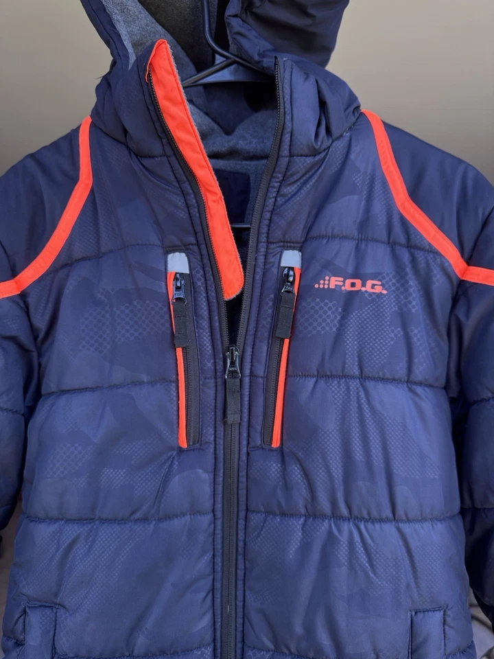 男孩 F.O.G By London Fog 功能性户外装备海军蓝和橙色内衬 Puffer YL — 第 4/4 张图片