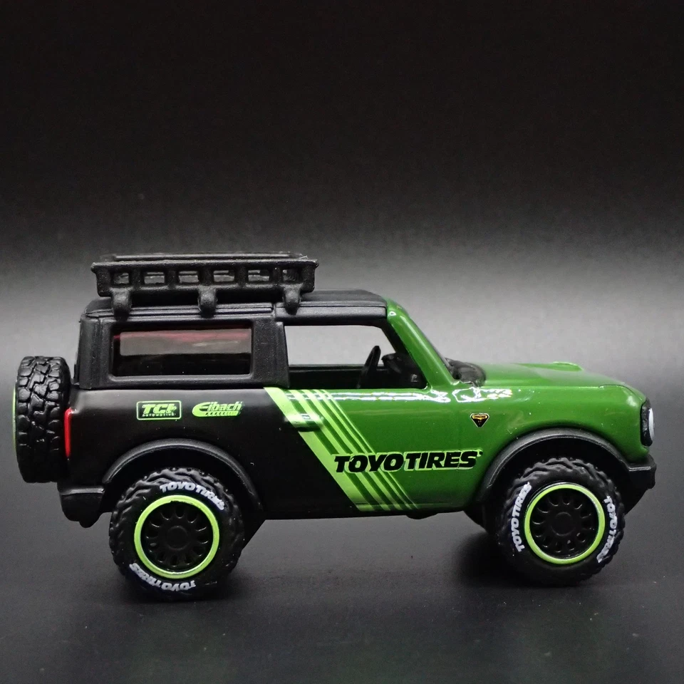 2021-2025 FORD BRONCO 2 Due Porta Toyo Pneumatici 1:64 Diorama Scala Modellino - Immagine 3 di 4