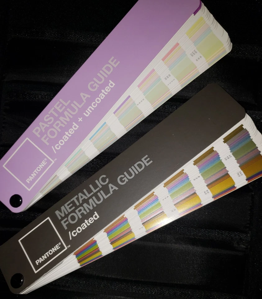 Pantone Portable Guide Studio Complete - *Portable Pantone Complete Kit* - Image 3 of 4