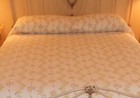 ****SEERSUCKER FLORAL BEDSPREAD/COVERLET COOL COTTON 105 X 100 on QUEEN BED**** — photo 5