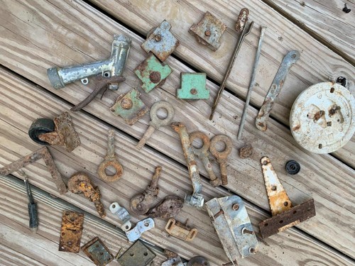 Vtg Junk Lot Barn Shop Metal Hardware 37 pc Rustic Rusty Parts Tool Art Socket - Picture 7 of 10