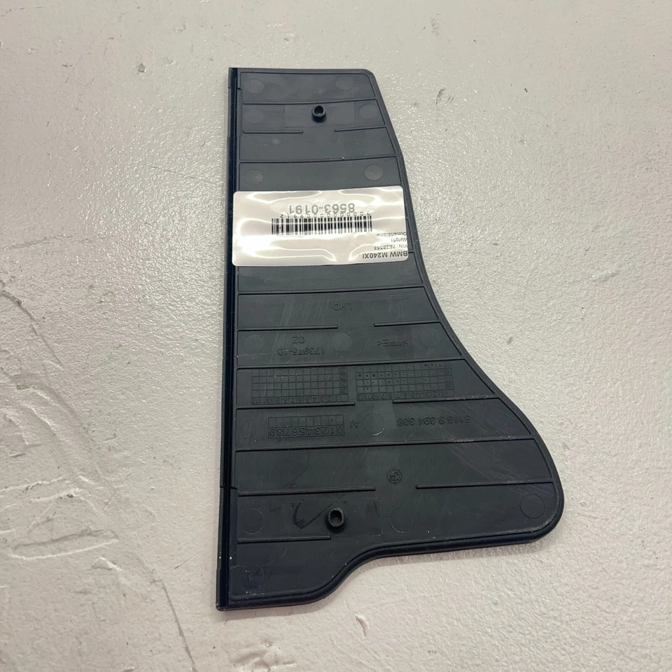 BMW M240xi F23 2018-2021 tablero almacenamiento guantera compartimento inserto de goma OEM Foto 4 de 4