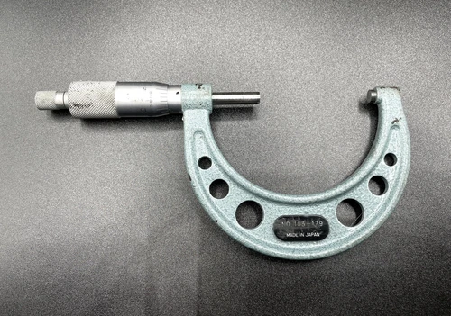 Mitutoyo No. 103-179 Outside Micrometer 2-3" .001 Carbide Tips Locking