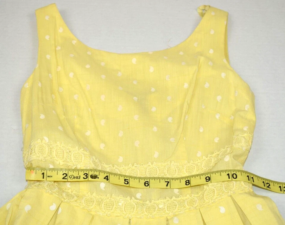 Vestido de verão vintage tamanho S anos 50 gota de limão amarelo branco bolinhas ajuste e alargamento - Imagem 4 de 4