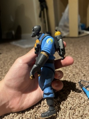 TF2 Pyro Figure NECA BLU Ver. ONLY 10,000 units worldwide No Box