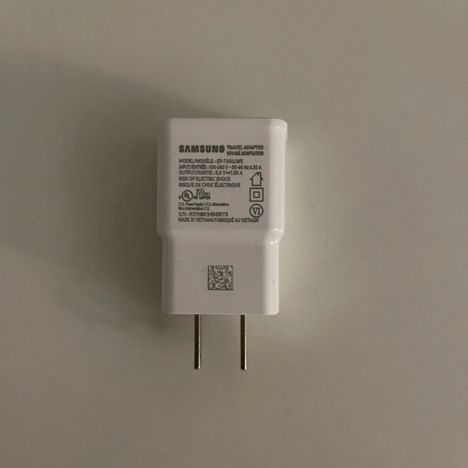 Cargador de pared/adaptador de viaje USB único Samsung (5V/1,55A) - blanco (EP-TA50JWE) Foto 2 de 4