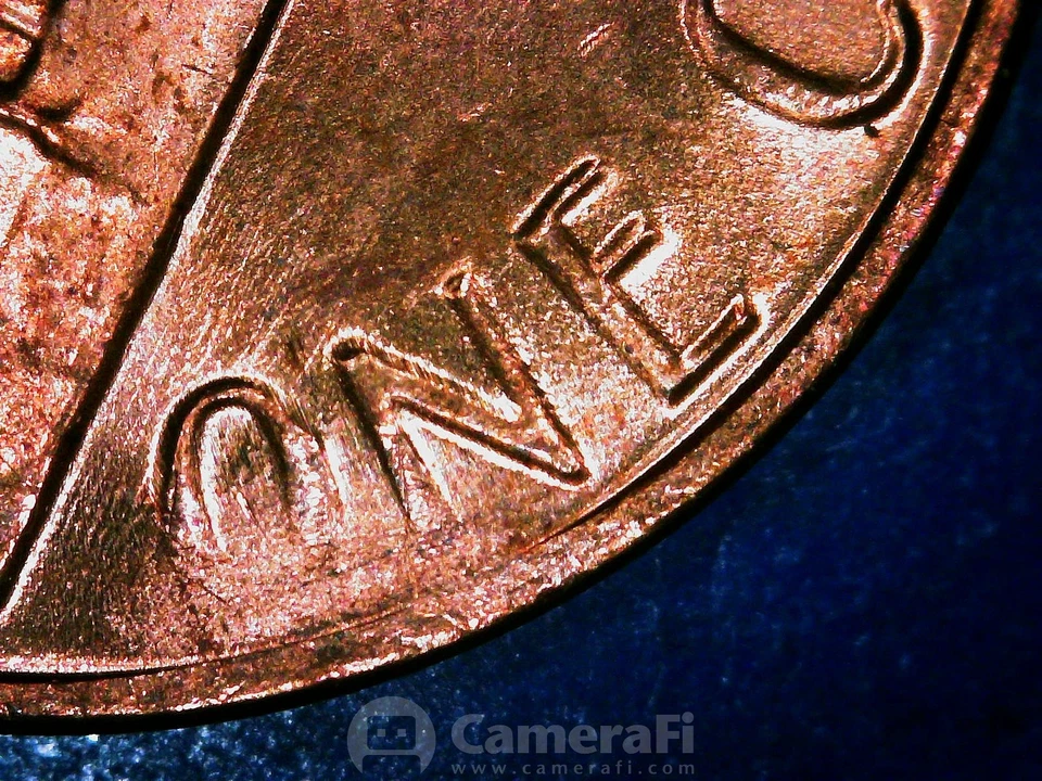 1982 Lincoln Cent Unc Mint Error Obv Cud "OD WE TRUST" Red, Unc, Nice Coin.  - Image 4 of 4