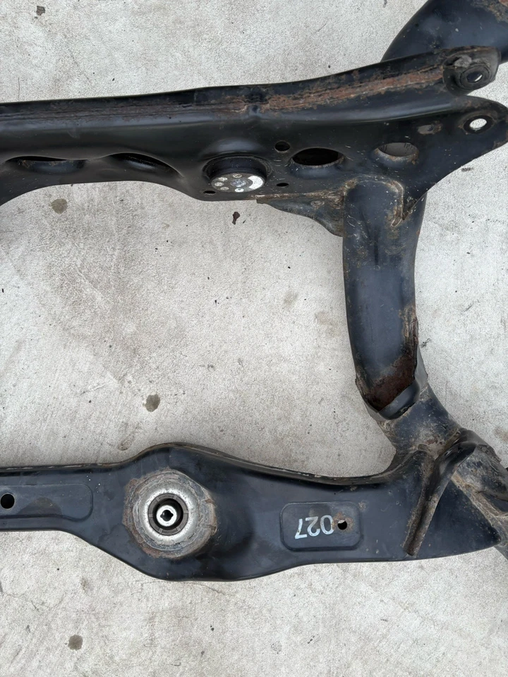 2009 - 2016 Audi A4 A5 Rear Subframe Crossmember Undercarriage Cradle Black Oem - Image 4 of 4