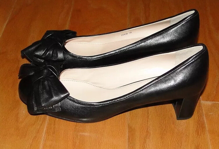 PRADA 00s ハトメ リボン シューズ Eyelet Bow Studs Prada 2000s suede eyelet bow D'Orsay heels (EU 38 / US 7.5