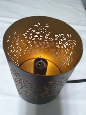 Handcrafted Iron Flower Pattern Diffuser Lamp with Wild Fig Leaf Fragrance