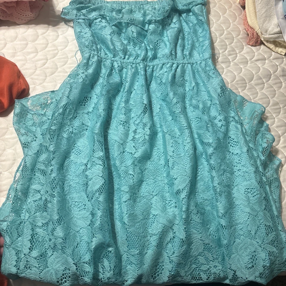 Lote de 2 vestidos/macacão - Forever 21 - Bongo tamanho médio feminino - Imagem 3 de 4