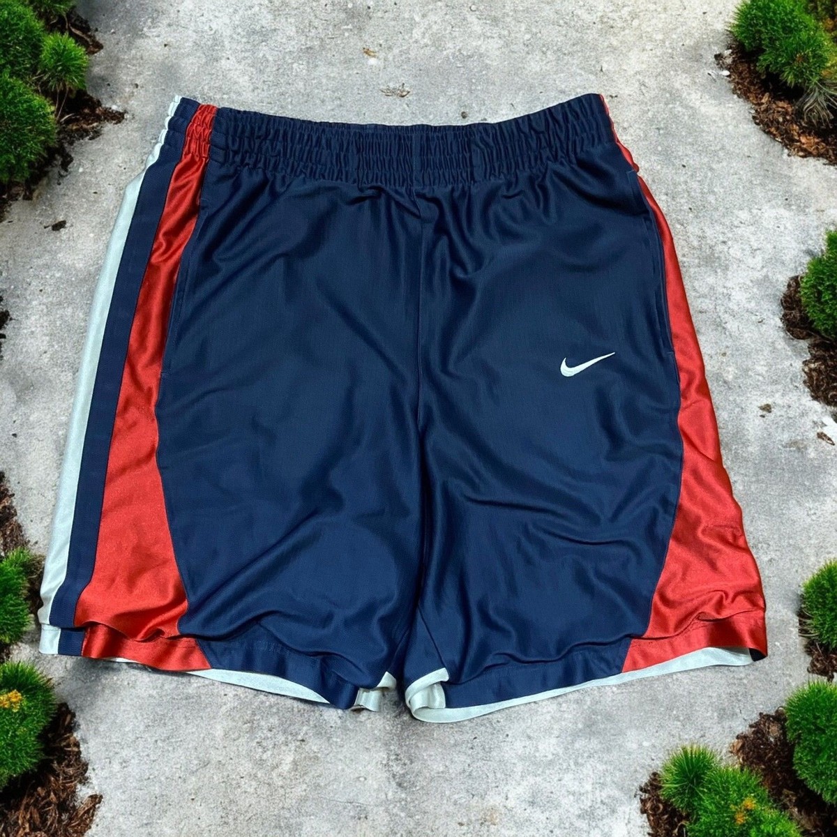 Nike Athletic Vintage Y2K Red Navy White Workout Shorts Men's Size Medium