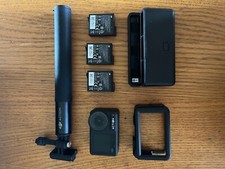 Dji osmo action 4 with case and accsesaries all three bateries