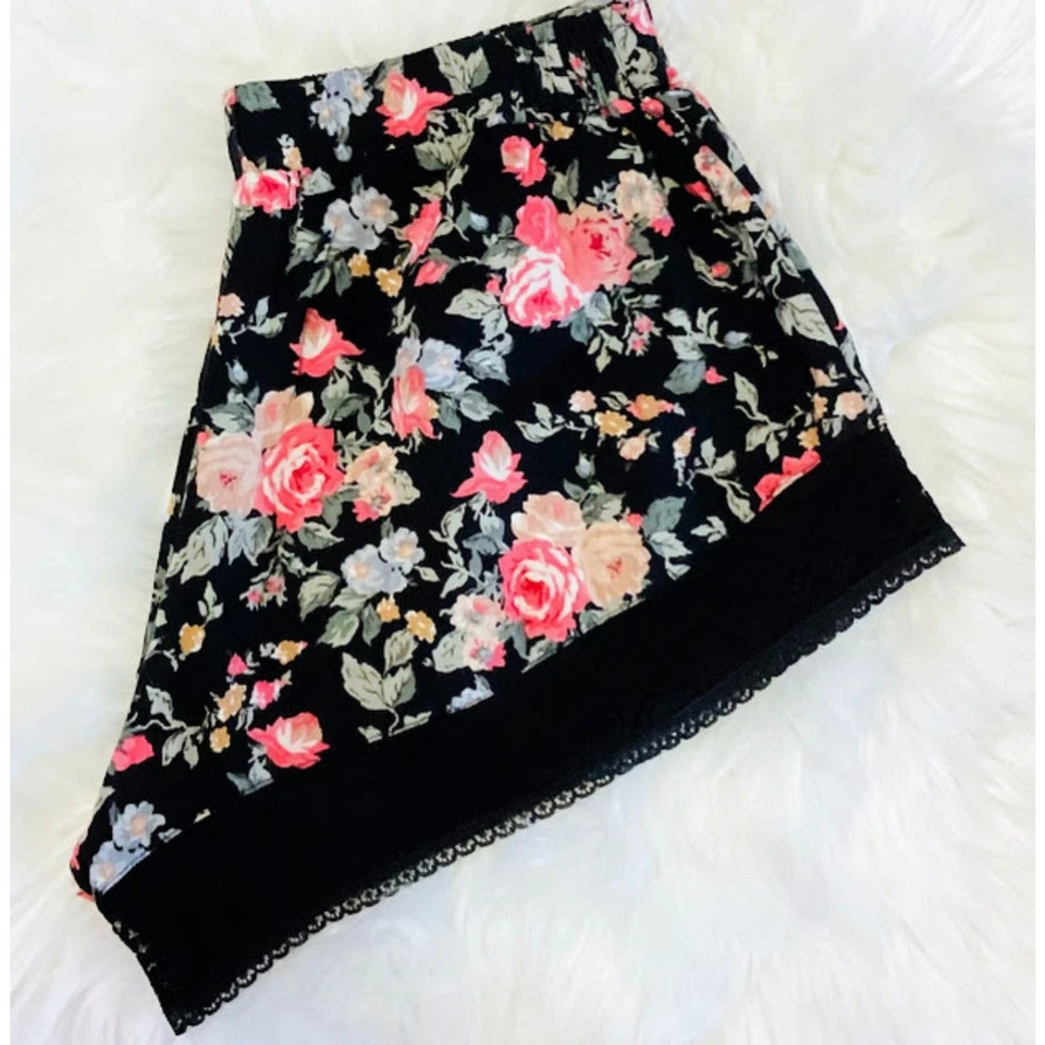Pantalones Cortos Urban Outfitters Banda de Gitanos Floral Botánico Encaje XS Foto 4 de 4