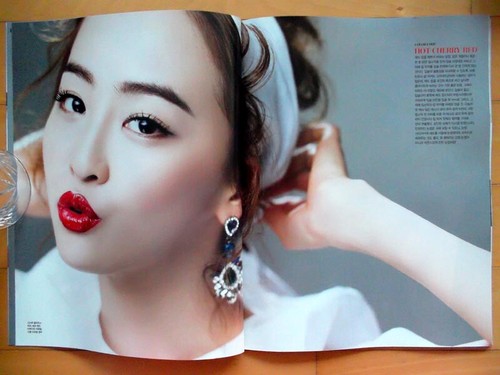 SISTAR DASOM---CECI BEAUTY Whole Magazine Korea/ March 2014 Tracking - Picture 4 of 6