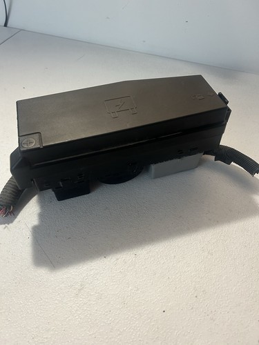 2008-2009 Saturn VUE 3.5L OEM Fuse Box Relay Panel Junction Assembly 07527D - Picture 11 of 12