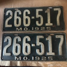 Missouri 1925  Pair #266-517 License Plates