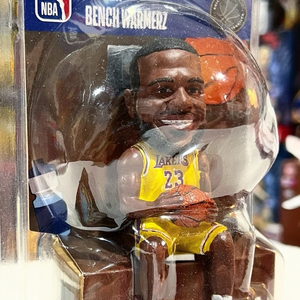 LEBRON JAMES Los Angeles Lakers "Benchwarmerz" Mini Bobblehead NBA Sentado - Imagem 4 de 4