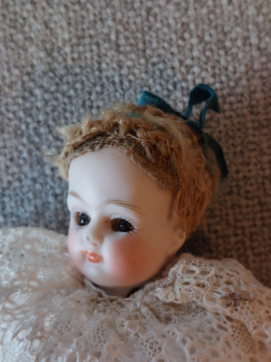 ANCIENNE POUPÉE DE MODE PARISIENNE corps en peau tête porcelaine bru Eugénie. EUR 427,00 - FR