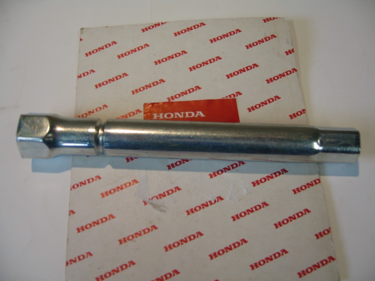 HONDA VT500 VT700 VT750 VT750C VT750CD SHADOW 18mm SPARK PLUG