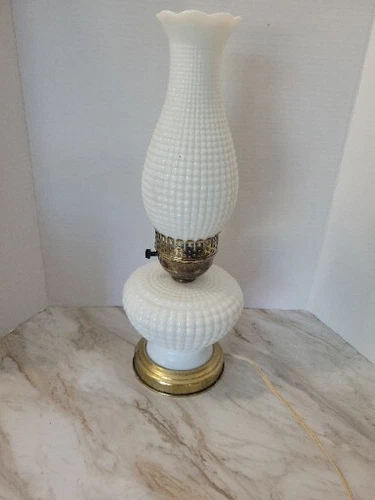 MILK-GLASS PARLOR BOUDOIR HURRICANE LAMP Vintage 17” Desk table decor White