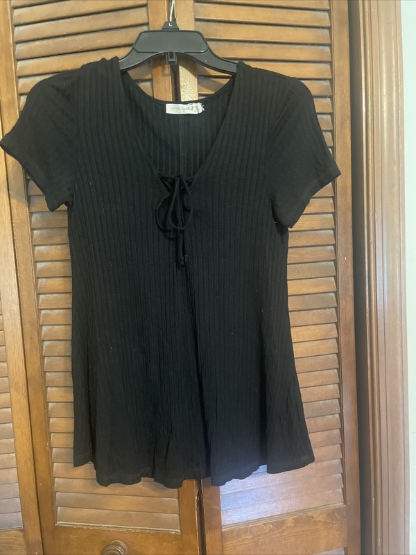 LIVE TO BE SPOILED Young Women Black Short-sleeve Shirt/Blouse - Size Small