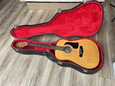 Aria acoustic 6 String Guiar With Guitar Case In VGC