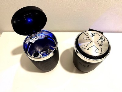 Auto Aschenbecher mit Deckel und LED Licht Auto Rauchfrei Getränkehalter für Peugeot