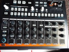 Arturia Drumbrute Impact Analogue Drum Machine Synthesiser. Excellent Condition.