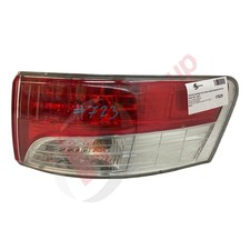 TOYOTA AVENSIS TR T27 08-12 RIGHT DRIVERS SIDE O/S REAR TAIL LIGHT