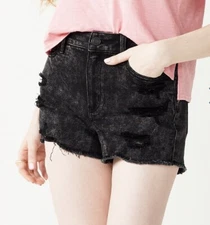 NWT Juniors SO High-Rise Shortie Shorts Size 17/33W