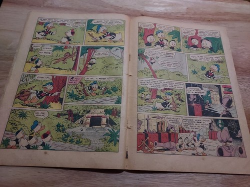 Donald Duck #422 (1952) 3.0 G/VG -Heavy Worn Binding - Picture 3 of 5