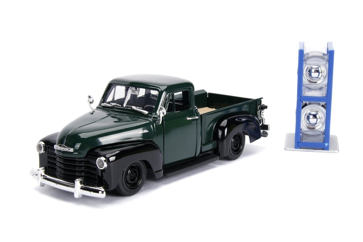 Jada/’53Chevyシボレー 3100 PickUpピックアップ 1/24 Jada 1953 Chevy 3100 Pickup Diecast Toy, Silver/Black Flames