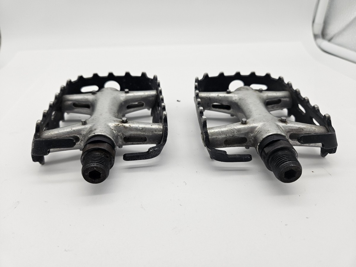 Shimano Deore XT フラットペダルPD M730 Shimano Deore XT PD-M730 Pedal / Bear Trap / 440g