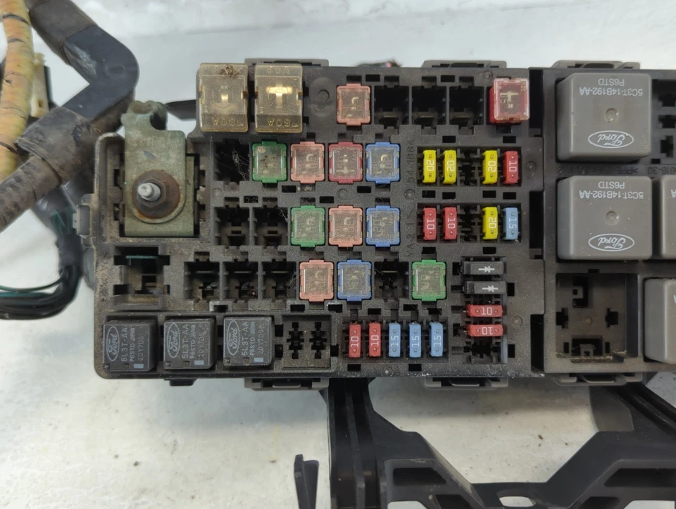 Módulo de relé caixa de fusíveis Ford Taurus 2008-2009 X4ZI8 - Imagem 3 de 4