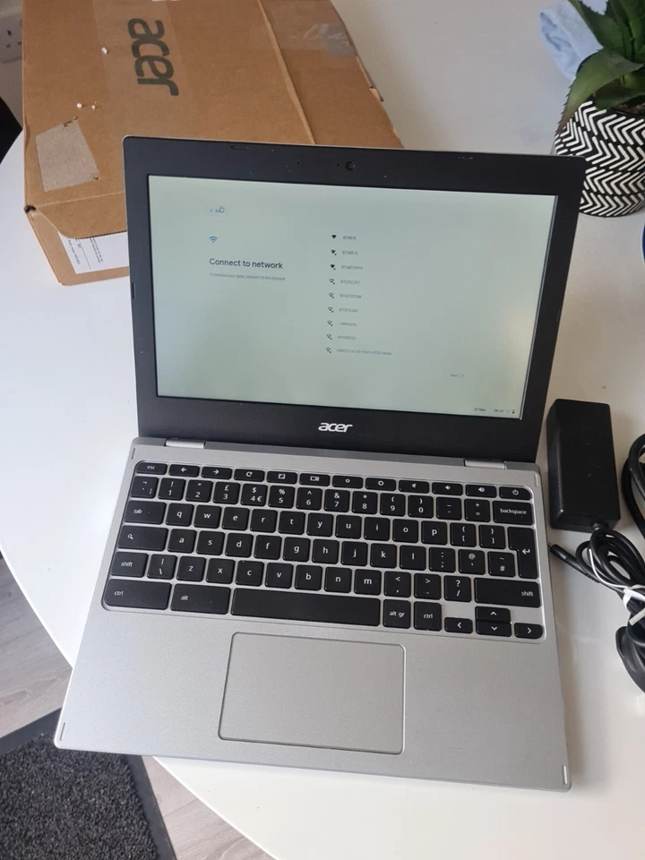 Acer Chromebook 311 CB311-11H-K7DA 11.6 " Schermo 4GB RAM 32GB Emmc Mtk MT8183 - Immagine 4 di 4