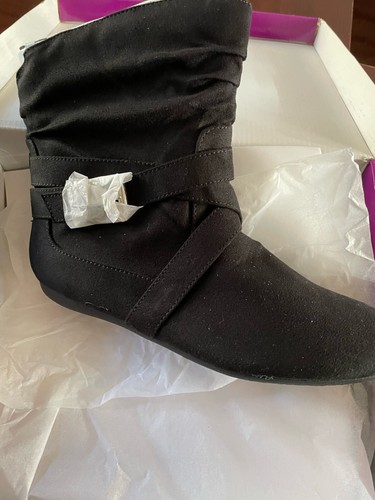 Rampage Women’s 7M Faux Suede Buckled Slip On Black Ankle Boots NEW in BOX - Picture 2 of 7