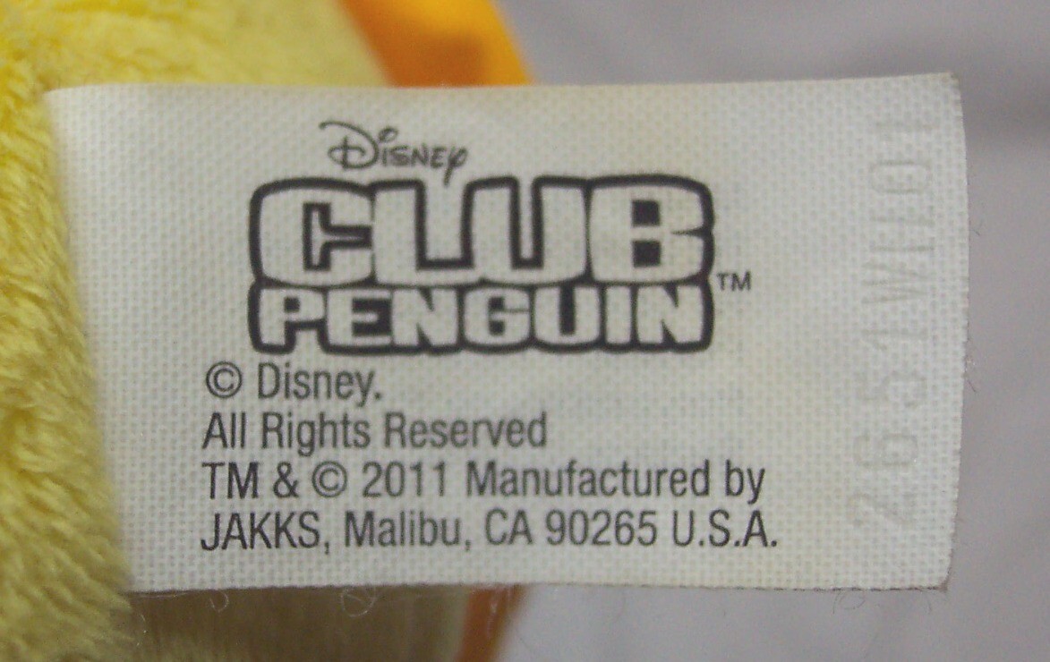JAKKS Disney Club Penguin YELLOW VIKING HELMET PUFFLE 5