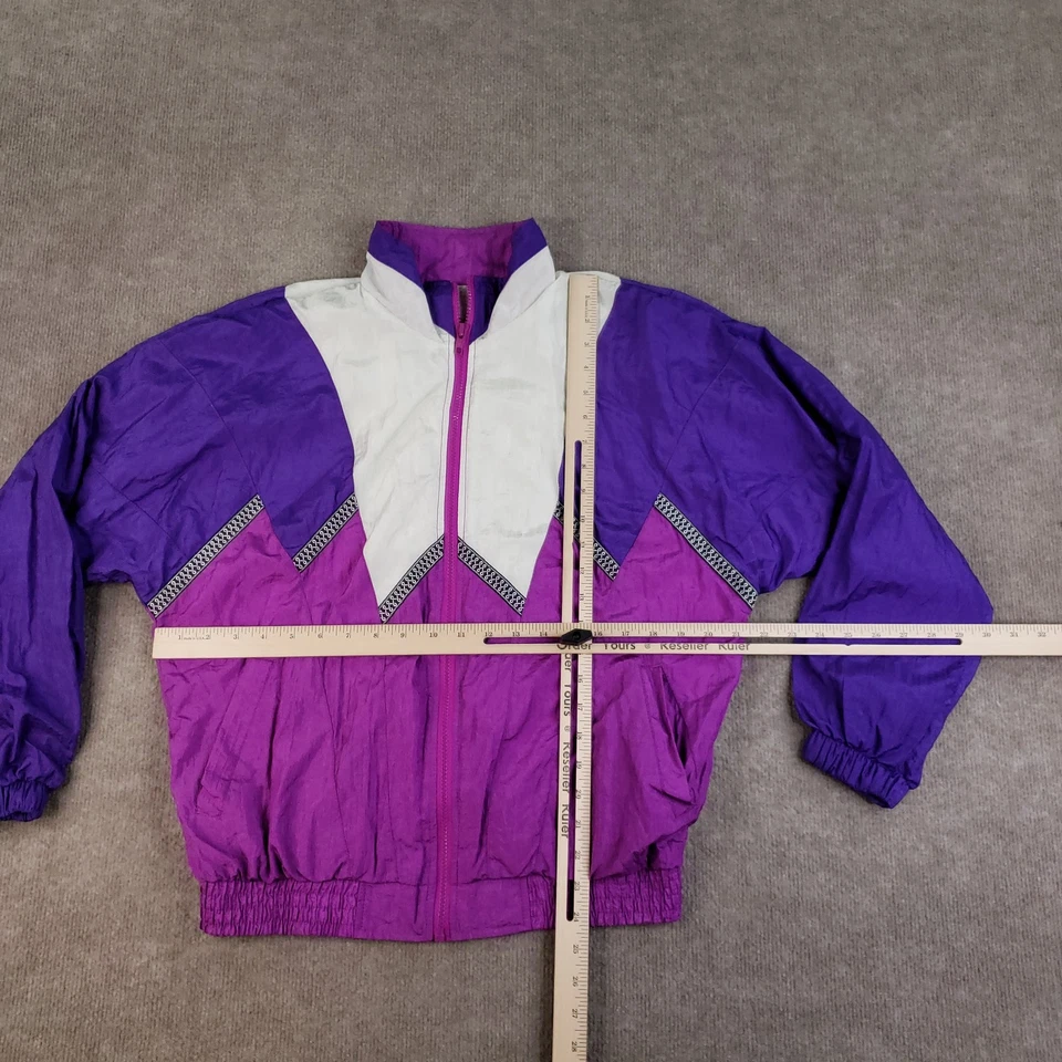 Chaqueta cortavientos vintage Wilson para mujer mediana púrpura blanca de nailon forrada años 90 Foto 2 de 4