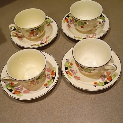 4 Vintage 1930s VERY RARE Hall China CROCUS Cups and Saucers EUC