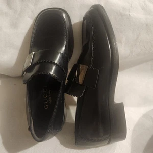 Mocassins GUCCI bout carré en cuir noir taille 5B